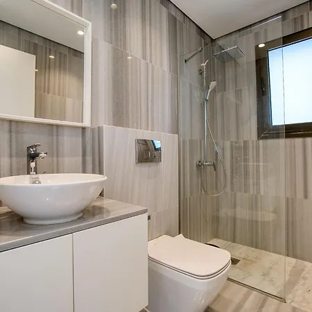 Emerald 102 2 Bed Paphos